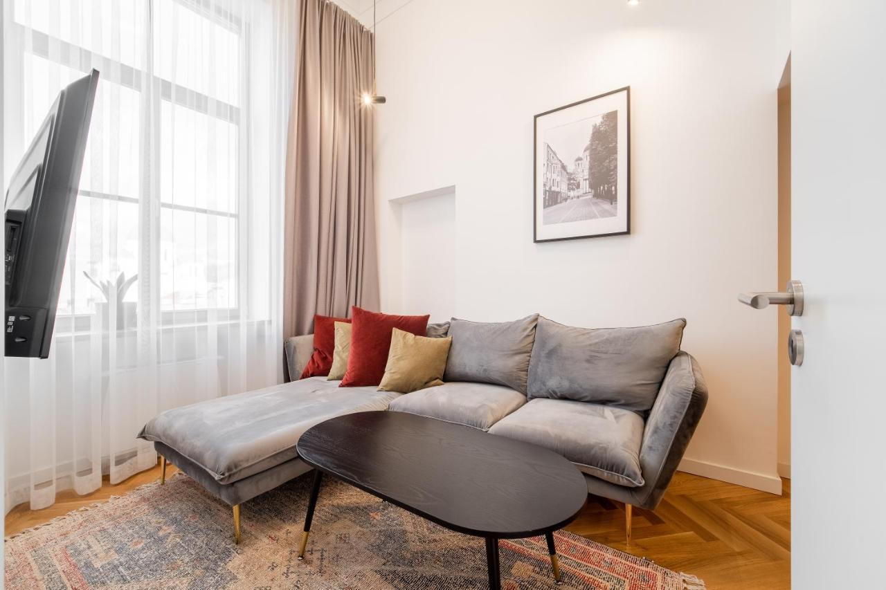 קובנה Owl Jazz Apartments - Luxury Apartments In The Heart Of The City מראה חיצוני תמונה